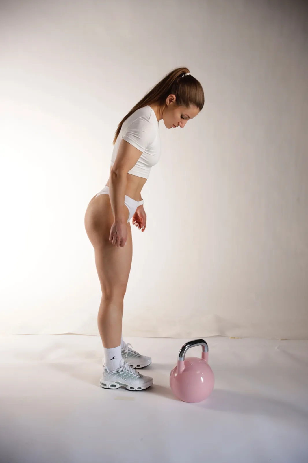 Ангела со розев kettlebell